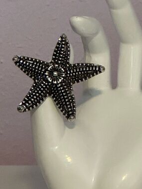 Starfish Statement adjustable Ring in Antiqued Silver Tone